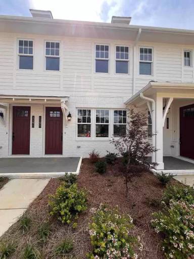 Main picture of 1193 Windsor Sq