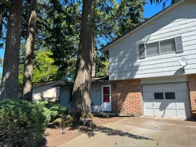 Main picture of 14116 NE 13th St