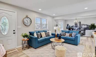 Main picture of 1009 Helms Pl