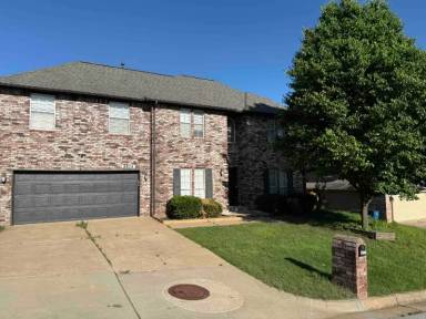 Main picture of 8809 S Urbana Pl
