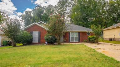 Main picture of 613 Andrea Dr