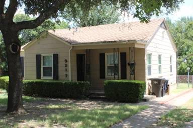 Main picture of 3241 Sandage Ave