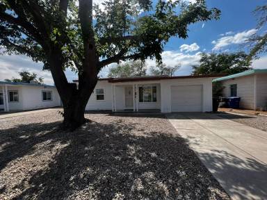 Main picture of 1305 Columbia Dr NE
