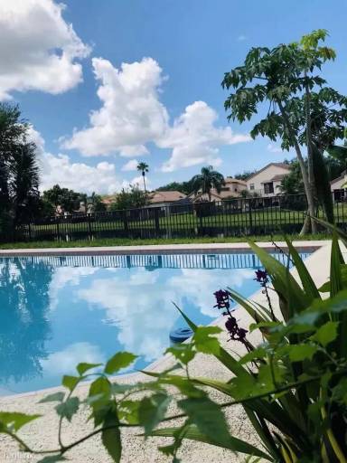 Main picture of 1471 NW 103rd Ave