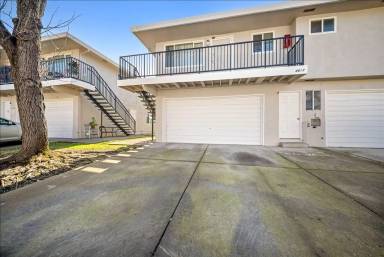 Main picture of 4617 Palm Ave