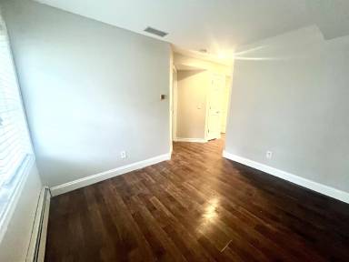 Main picture of 62 Madison Ct