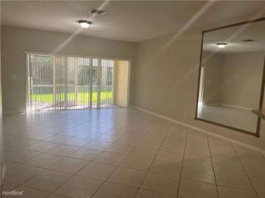 Main picture of 393 SW 122nd Ter