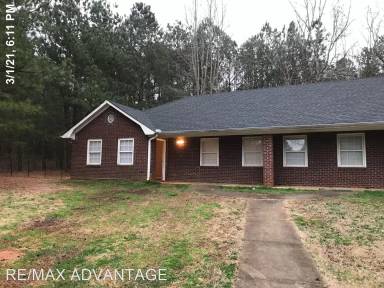 Main picture of 108 Bluebird Ln