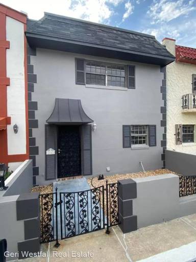 Main picture of 625 N Halifax Ave