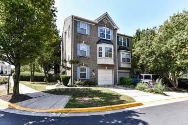 Main picture of 2 Parker Farm Ct