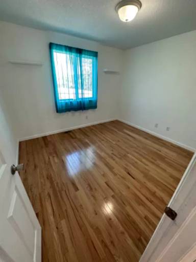 Main picture of 3236 W Girard Ave