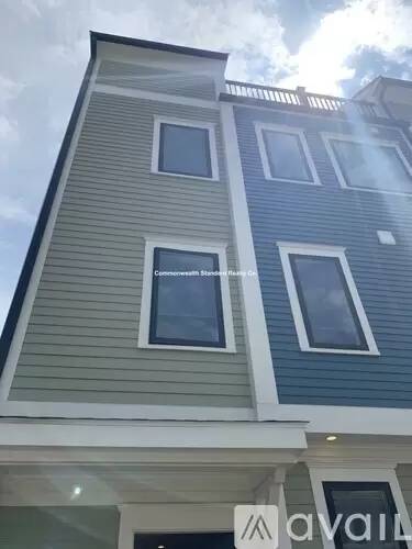 Main picture of 4 - 10 Cufflin St