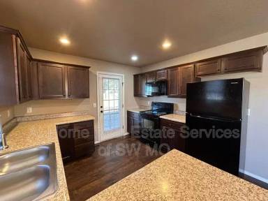 Main picture of 3236 N Travis Ave