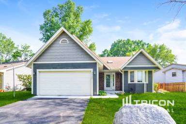 Main picture of 4966 W 143rd St