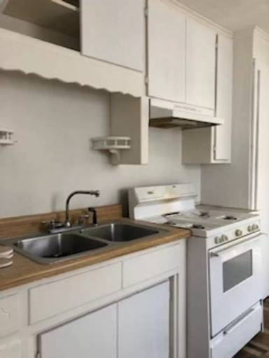 Main picture of 3911 Birnie Ave