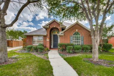 Main picture of 301 Parkhurst Ln