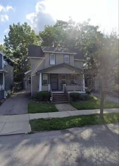 Main picture of 3549 E 104th St