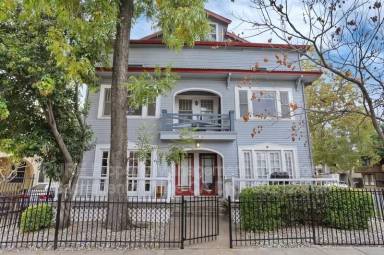 Main picture of 2700 T St