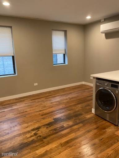 Main picture of 4625 S Drexel Blvd