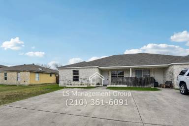 Main picture of 7636 Oak Chase