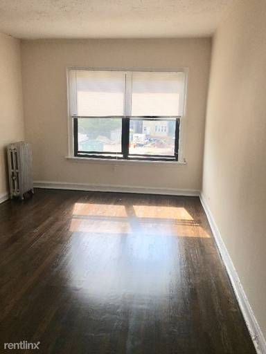 Main picture of 1234 W Loyola Ave