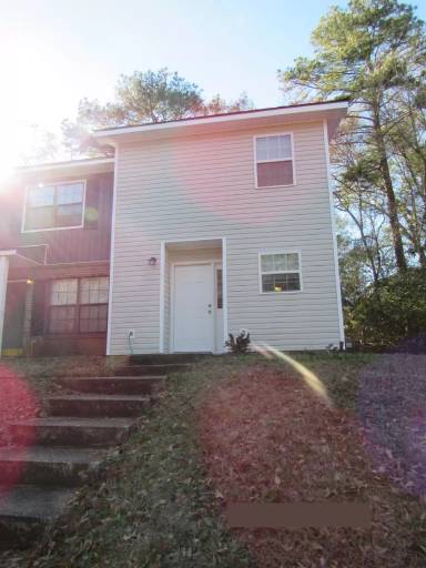 Main picture of 220 Candlebrook Dr