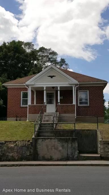 Main picture of 811 W Martin St