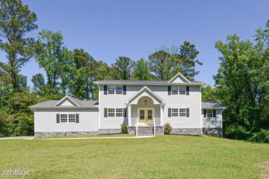 Main picture of 317 Country Club Dr