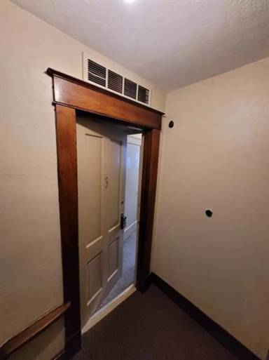 Main picture of 280 18th St NE