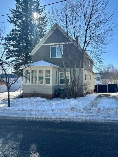 Main picture of 721 N 7th Ave E