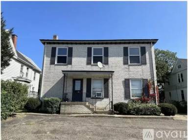 Main picture of 1612 Cleveland Ave NW