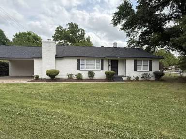 Main picture of 914 Stratford Rd