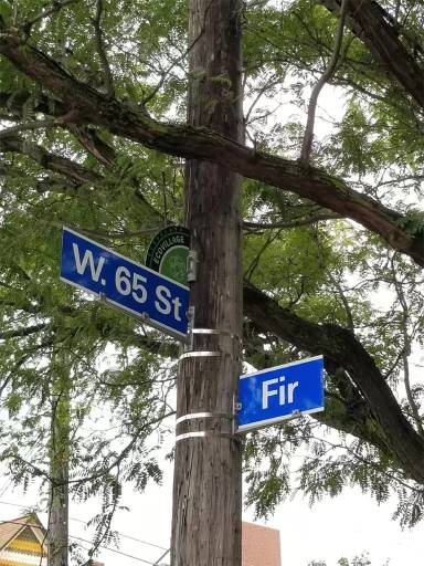 Main picture of 1902 W 65th St