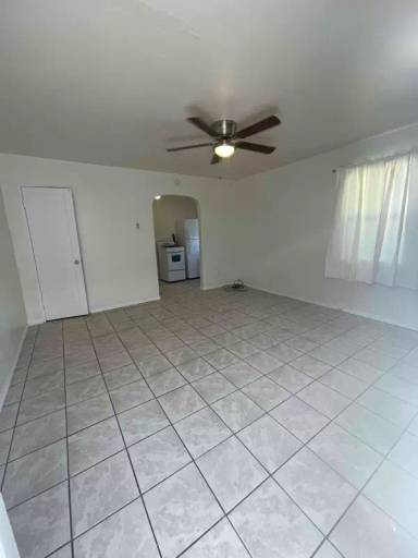 Main picture of 563 S 1st Ave