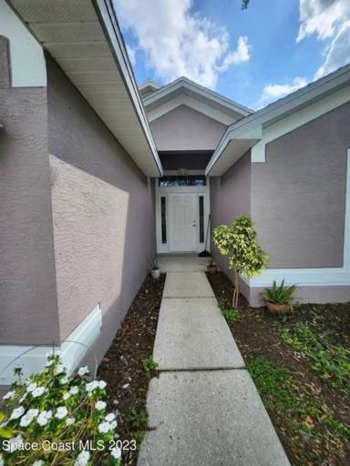 Main picture of 2891 Stratford Pointe Dr