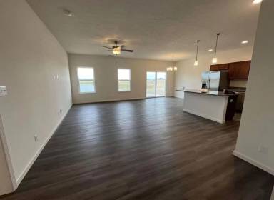 Main picture of 6441 Wallingford St