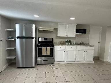 Main picture of 468 Arleta Ave