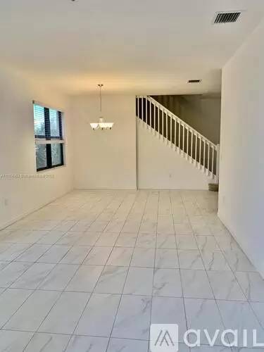 Main picture of 766 NE 191st St