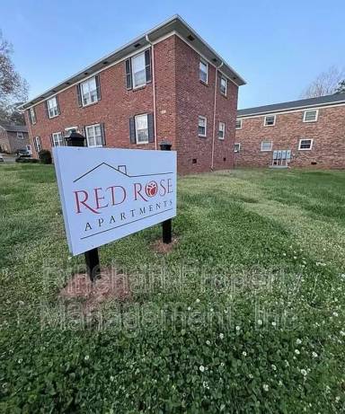 Main picture of 417 Plantation Rd