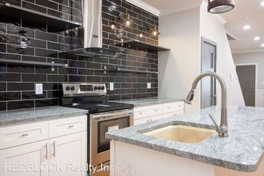 Main picture of 733 S 57th St