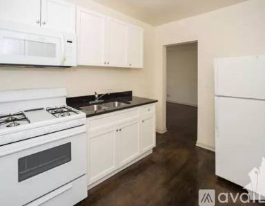 Main picture of 5736 N Winthrop Ave
