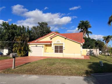 Main picture of 18645 NW 54th Ct