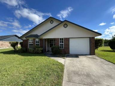 Main picture of 854 Lyndsi Ln