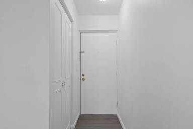 Main picture of 870 W Alkaline Springs Rd