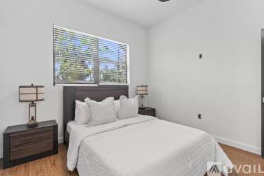 Main picture of 611 SW 4th Ct