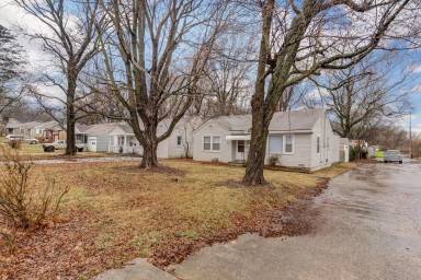 Main picture of 1413 S Roanoke Ave