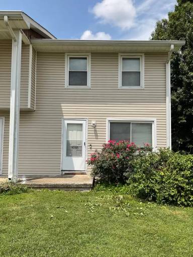 Main picture of 405 E Poos Dr