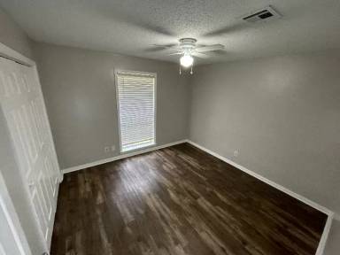 Main picture of 122 Davis Ln