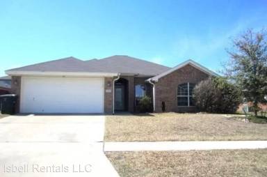 Main picture of 2501 Wisteria Ln