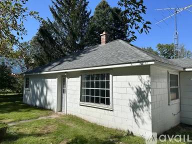 Main picture of 5931 Main St